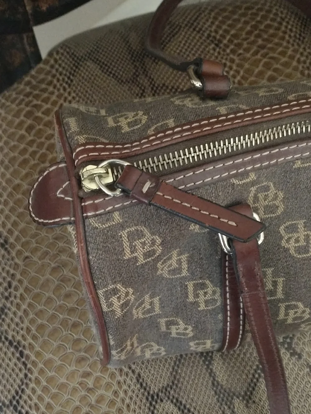 Dooney & Bourke Monogram Fabric Handbag 👜 - Picture 6 of 10